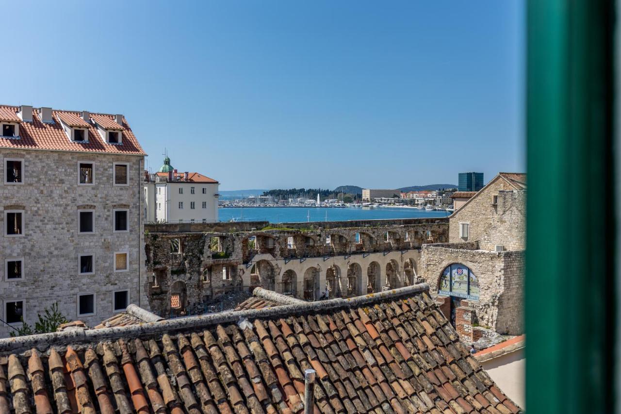 The Heart Of Palace Apartment Split Exterior photo
